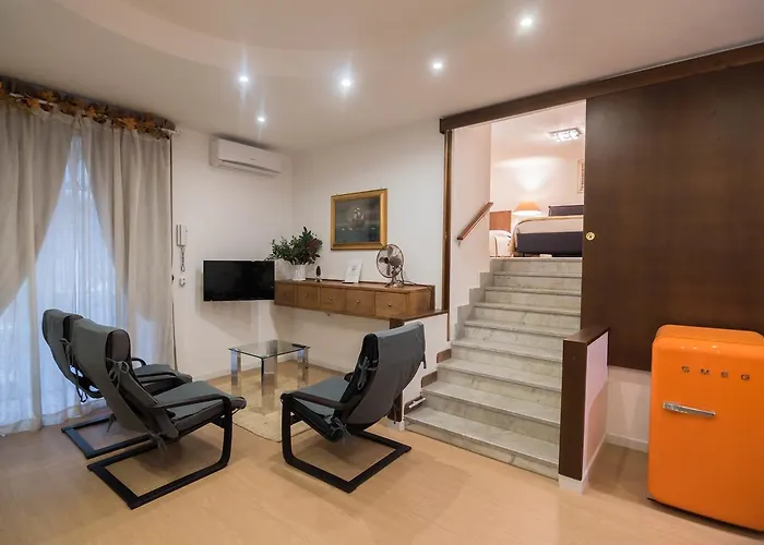 La Residenza Napoli Chiaia Short Let Apartment Superior Via Chiaia 82