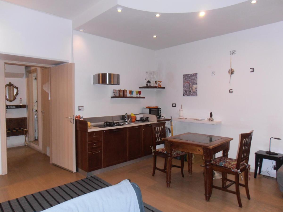 Apartment La Residenza Chiaia Short Let Superior Via Chiaia 82