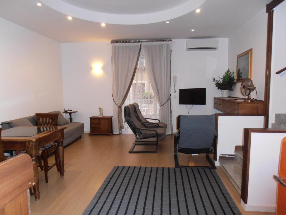 La Residenza Chiaia Short Let Superior Via Chiaia 82 Apartment
