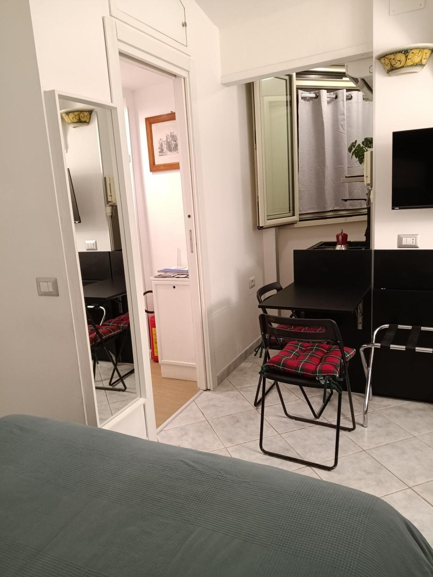 La Residenza Chiaia Short Let Superior Via Chiaia 82 Apartment Naples