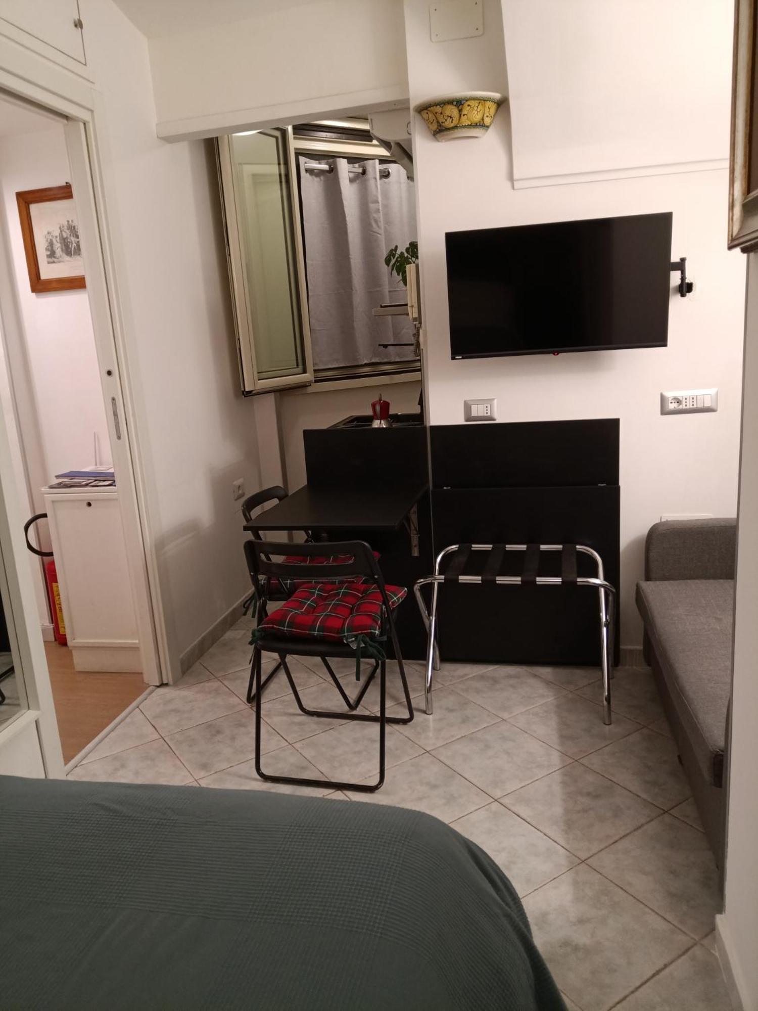 Apartment La Residenza Chiaia Short Let Superior Via Chiaia 82