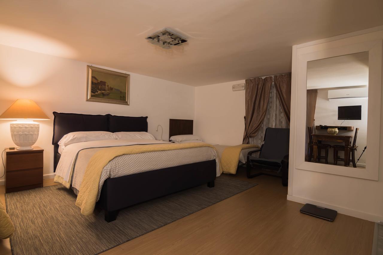 Apartment La Residenza Chiaia Short Let Superior Via Chiaia 82 Naples