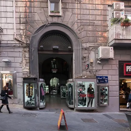 La Residenza Napoli Chiaia Short Let Apartment Superior Via Chiaia 82 Exterior photo